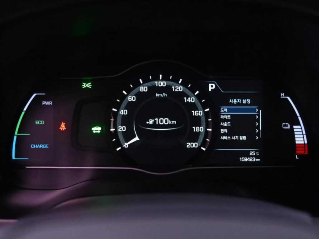 HYUNDAI Ioniq - Vista 8