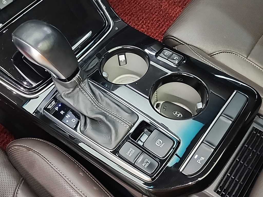 HYUNDAI Grandeur - Vista 8