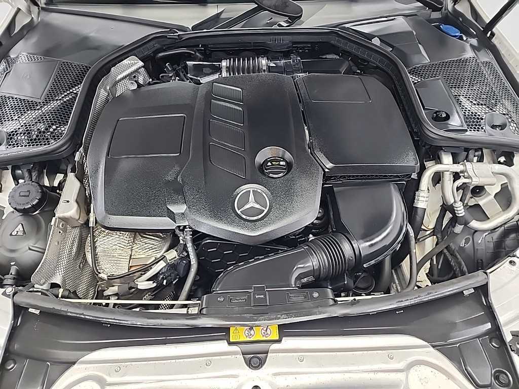 Mercedes Benz C Class - Vista 5