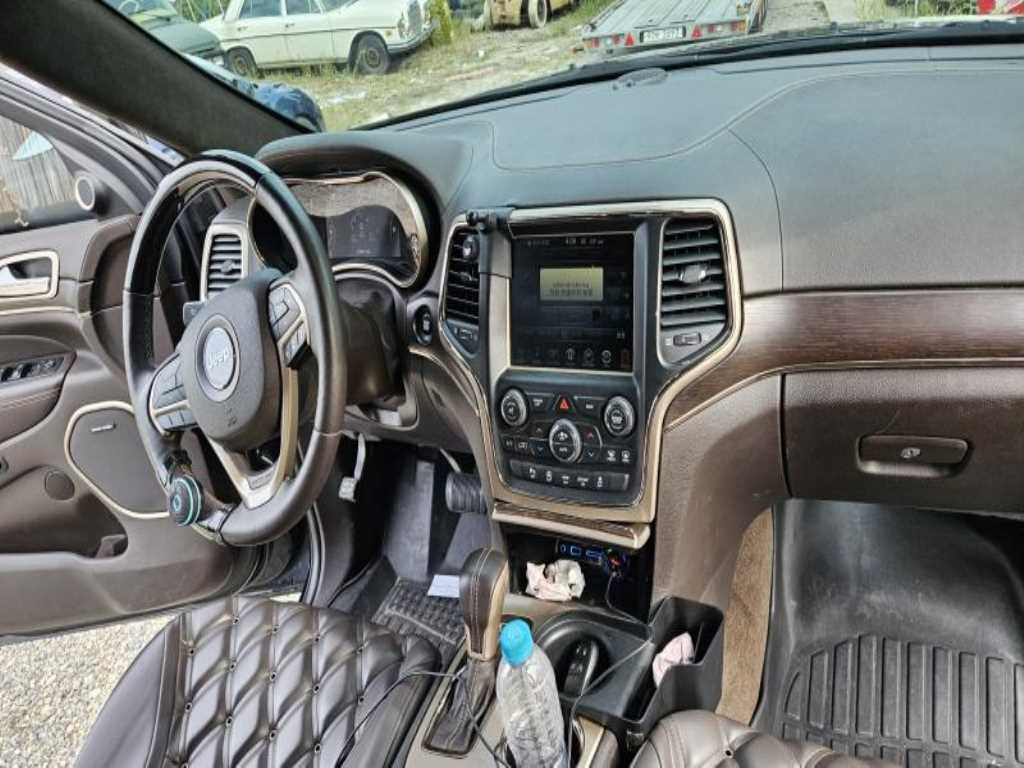 Jeep Cherokee - Vista 7