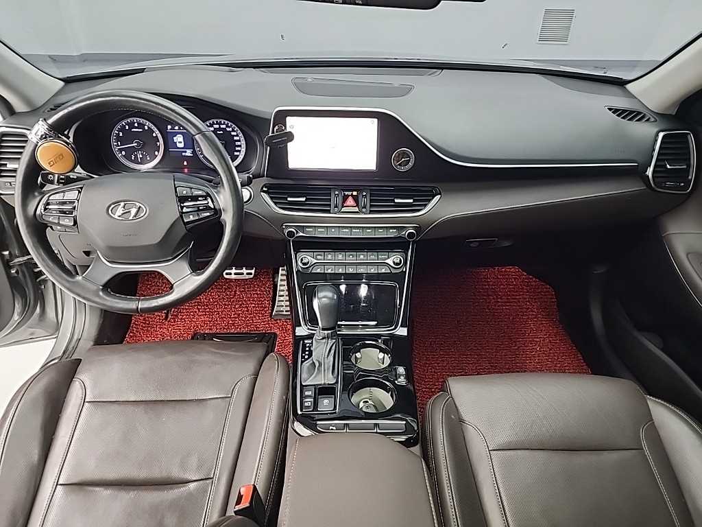 HYUNDAI Grandeur - Vista 7