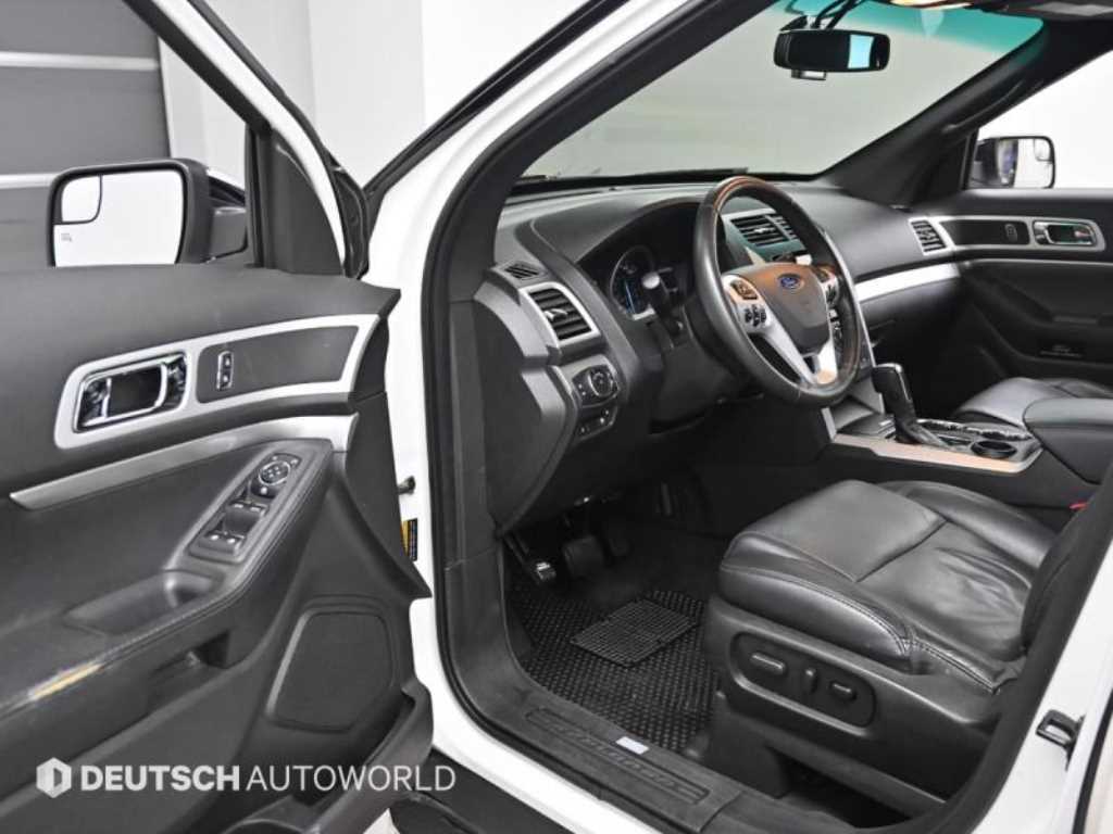 Ford Explorer - Vista 11