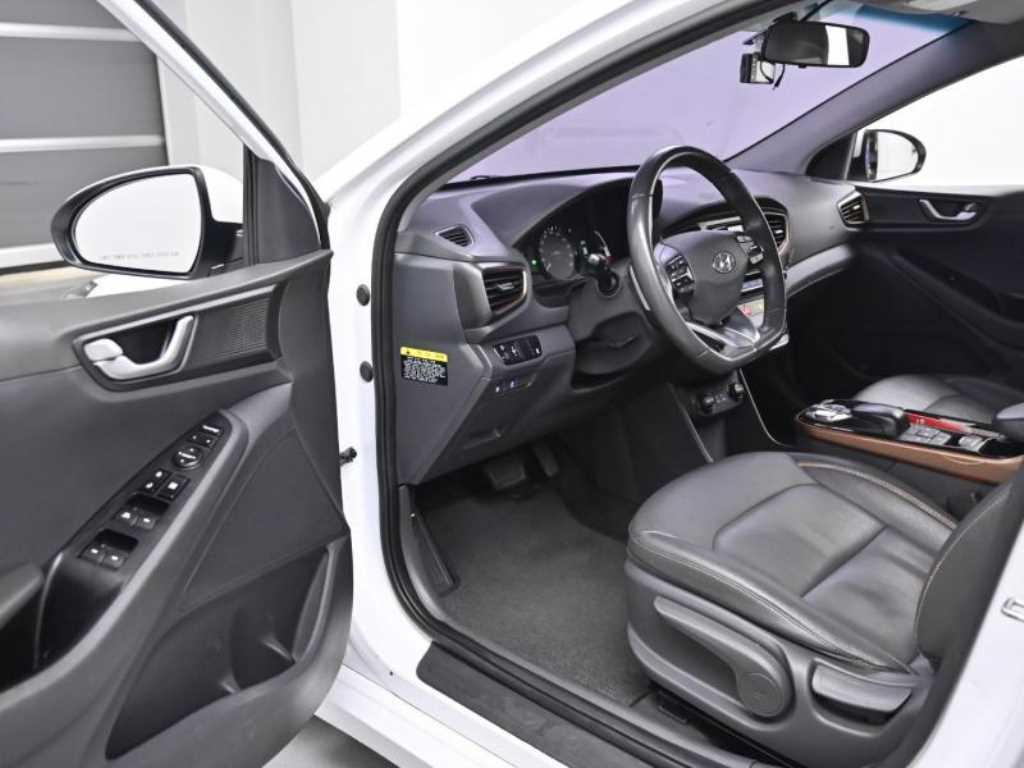 HYUNDAI Ioniq - Vista 11