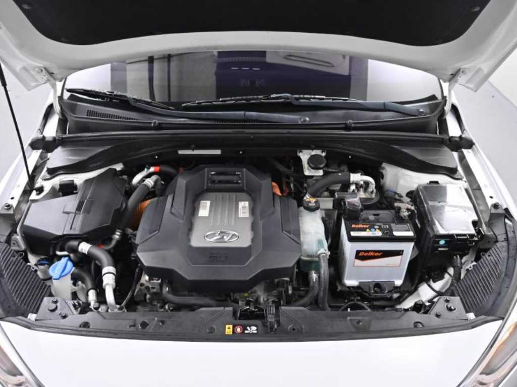 HYUNDAI Ioniq - Vista 6