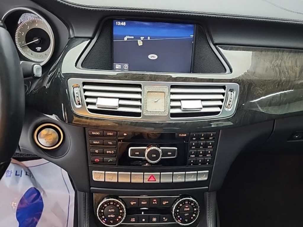 Mercedes Benz CLS Class - Vista 10