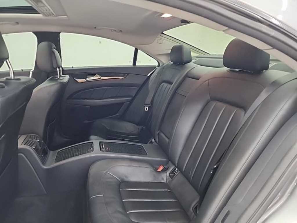 Mercedes Benz CLS Class - Vista 12