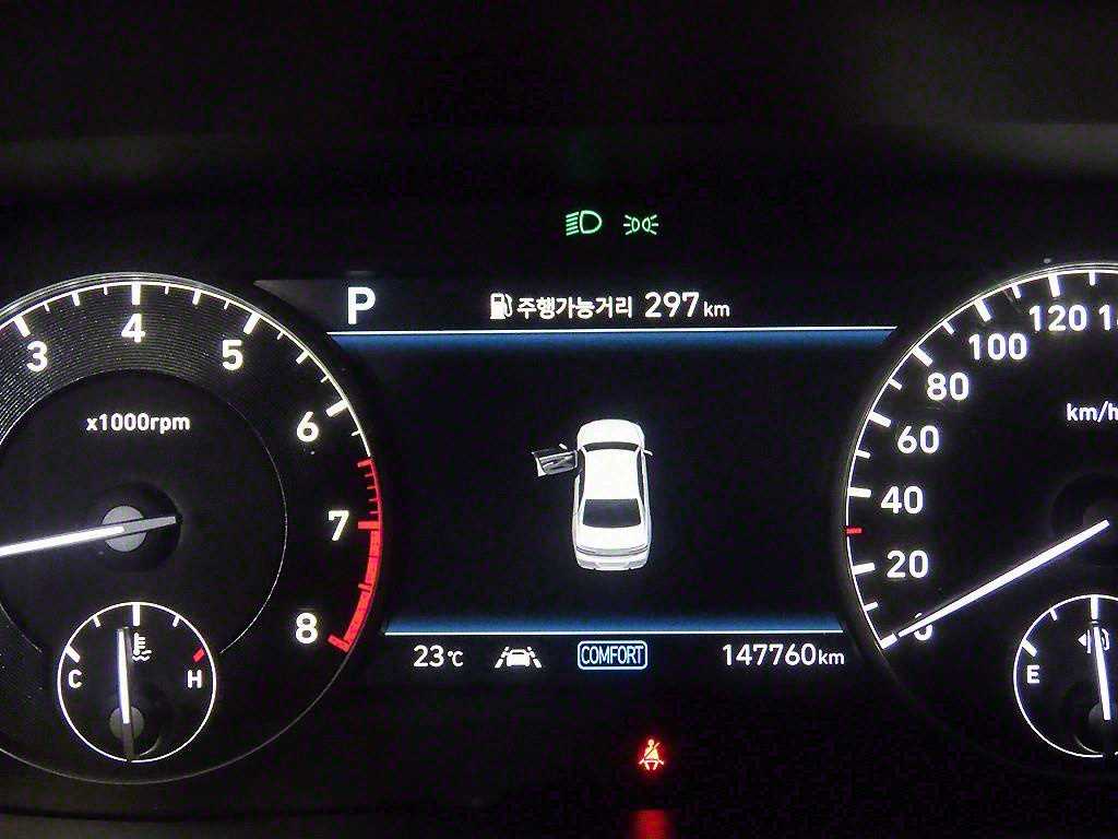 Genesis G90 - Vista 9