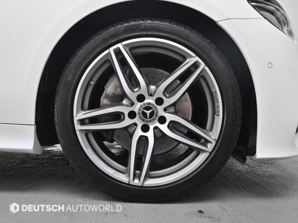 Mercedes Benz E class - Vista 7