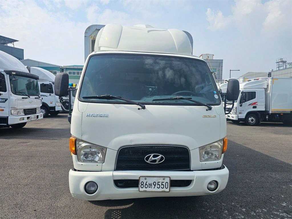 medium and large cargo truck - Vista 4