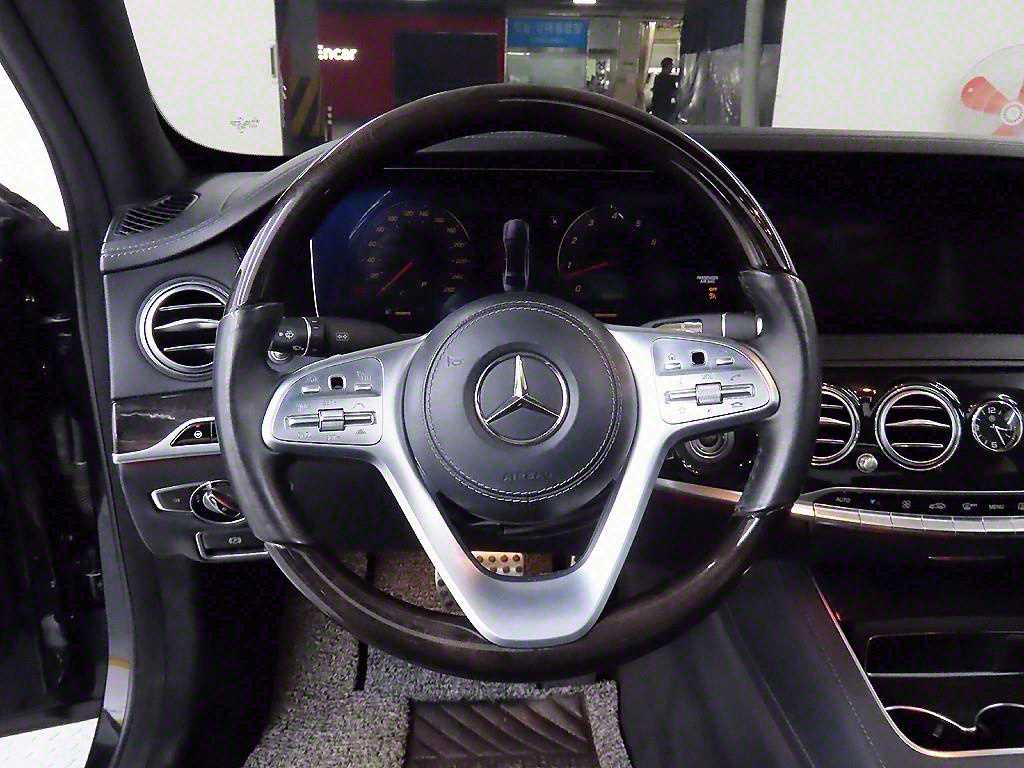 Mercedes Benz S Class - Vista 9