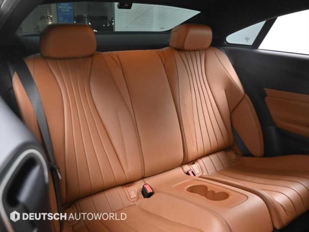 Mercedes Benz E class - Vista 12