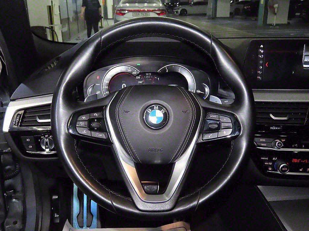 BMW 5 Series - Vista 8