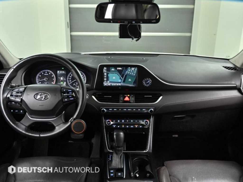 HYUNDAI Grandeur - Vista 7