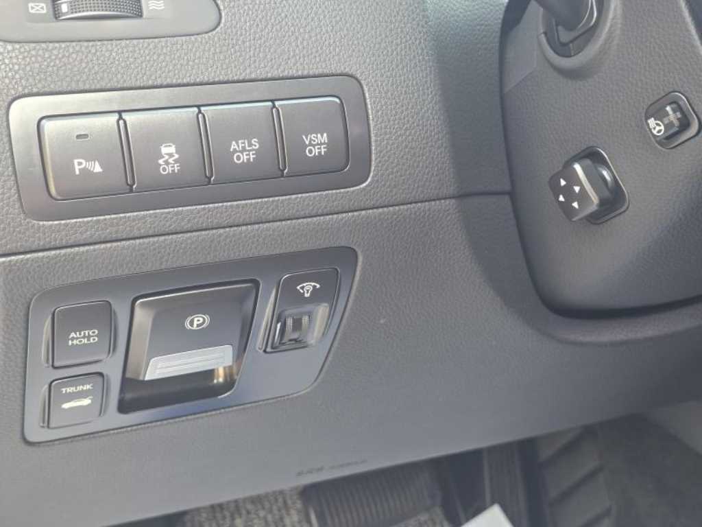 HYUNDAI Equus - Vista 10