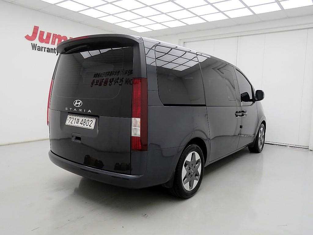 HYUNDAI Staria - Vista 4