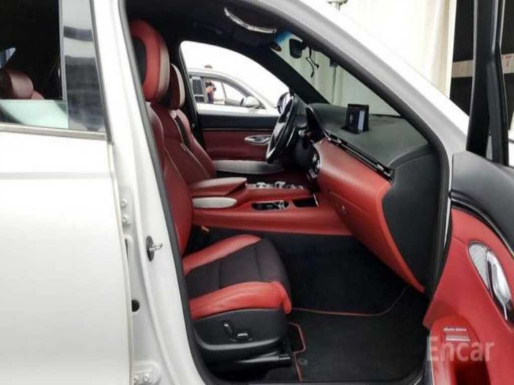 Genesis GV70 - Vista 6