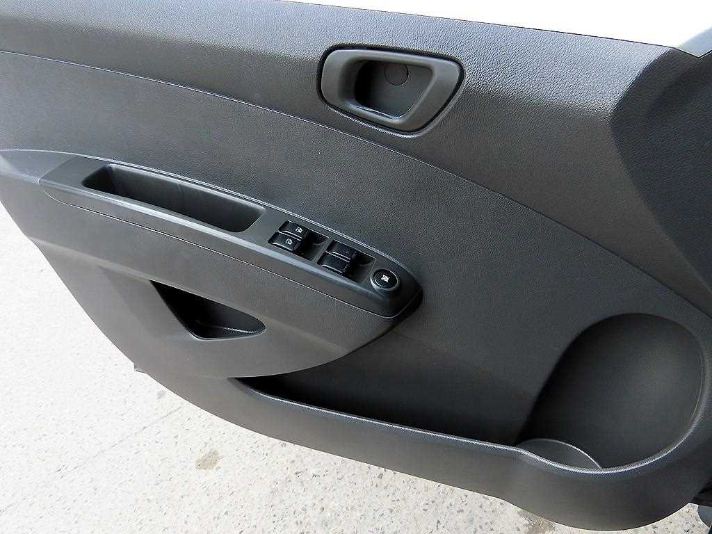 Chevrolet Spark - Vista 11