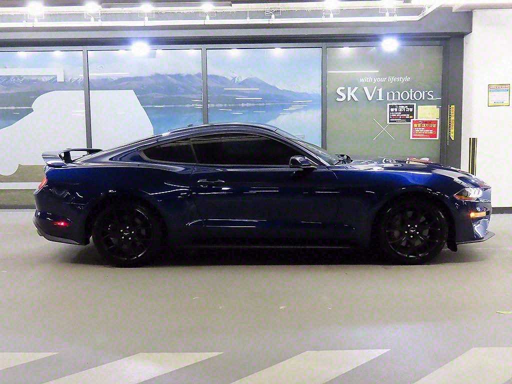 Ford Mustang - Vista 3