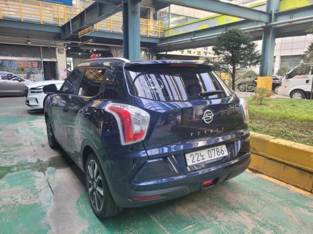 Ssangyong Tivoli - Vista 2