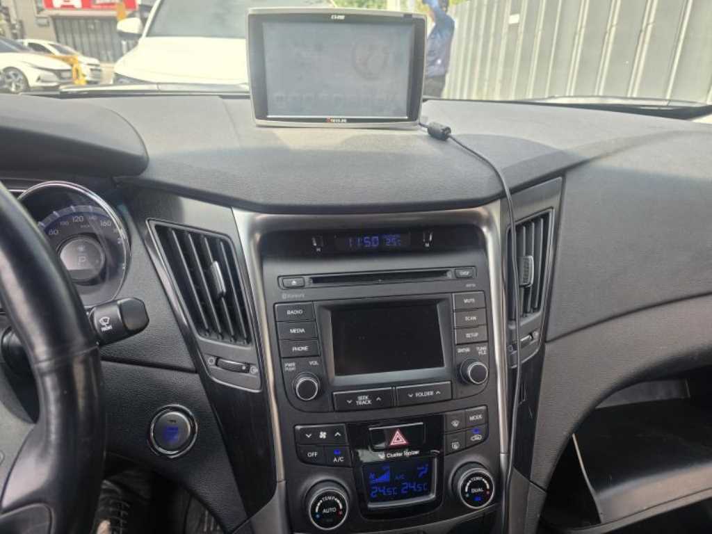 HYUNDAI Sonata - Vista 5