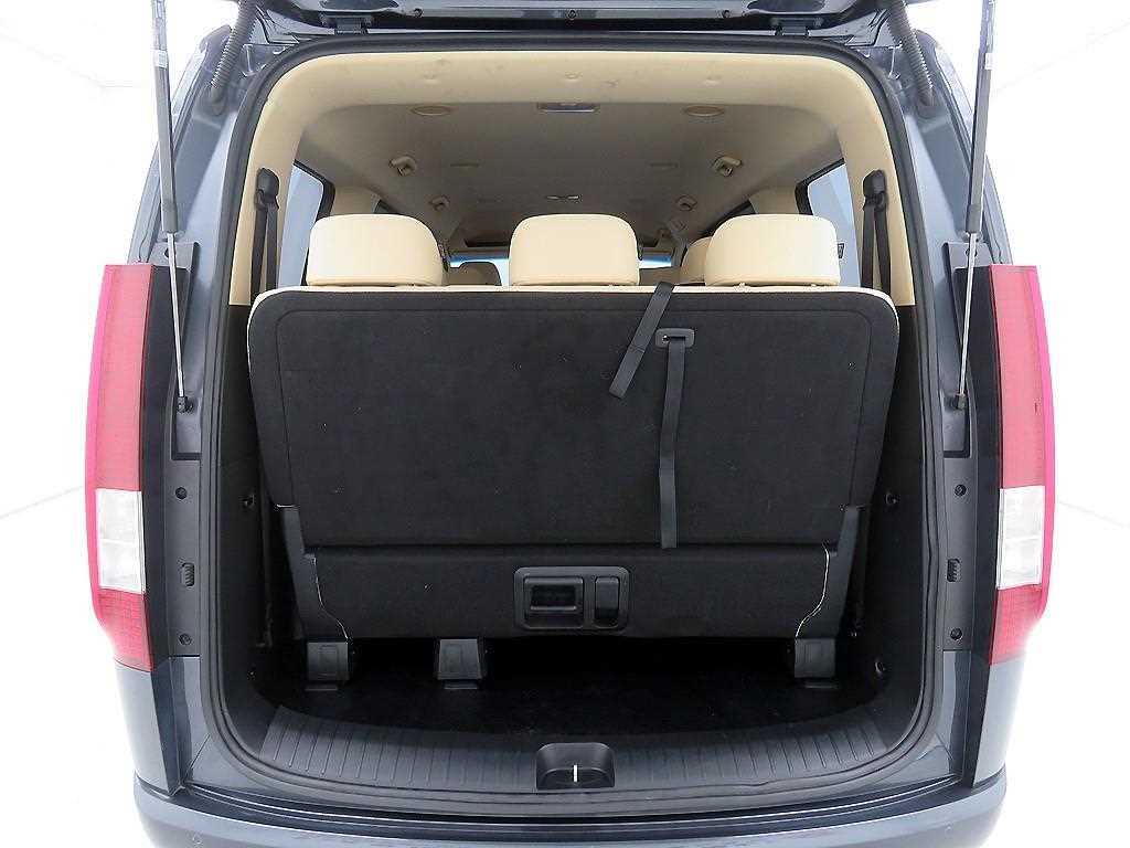 HYUNDAI Staria - Vista 5