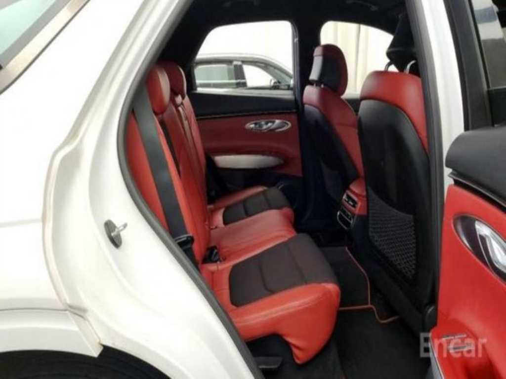 Genesis GV70 - Vista 10