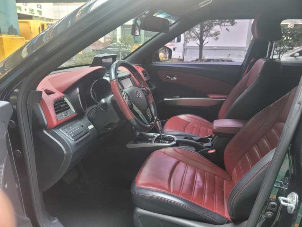 Ssangyong Tivoli - Vista 9