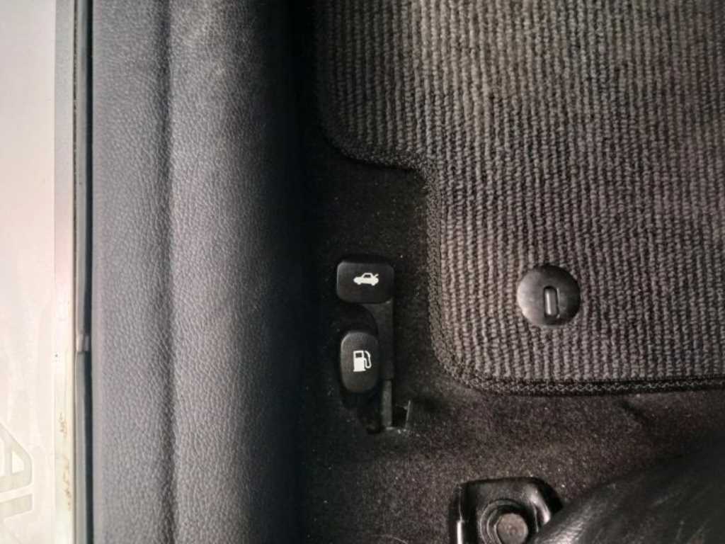 HYUNDAI Avante - Vista 10