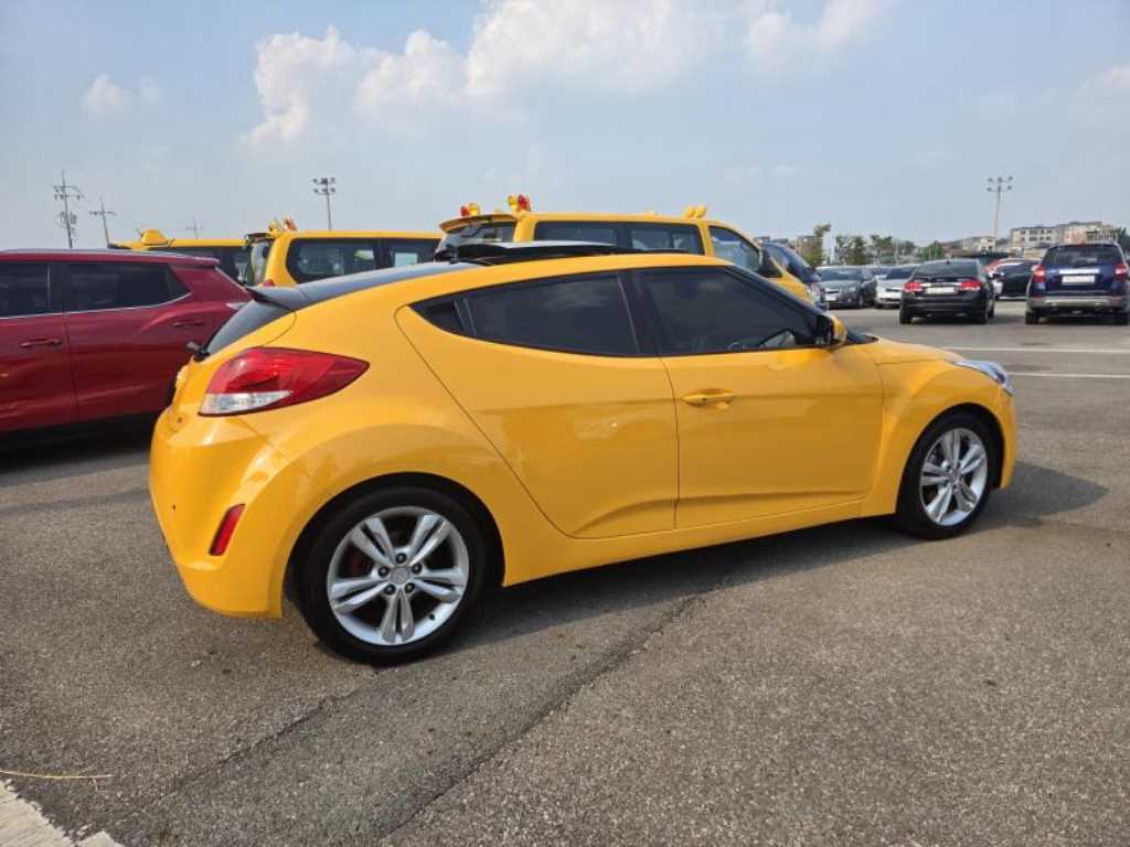HYUNDAI Veloster - Vista 4