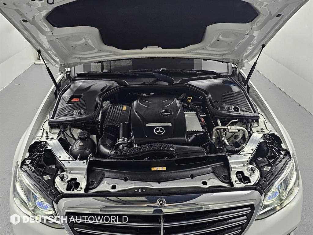 Mercedes Benz E class - Vista 6