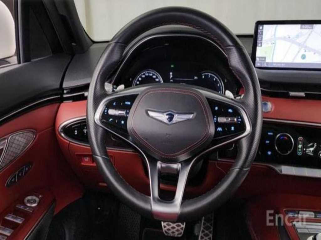 Genesis GV70 - Vista 8