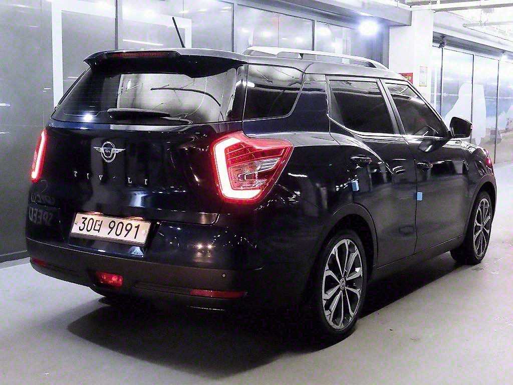 Ssangyong Tivoli - Vista 4