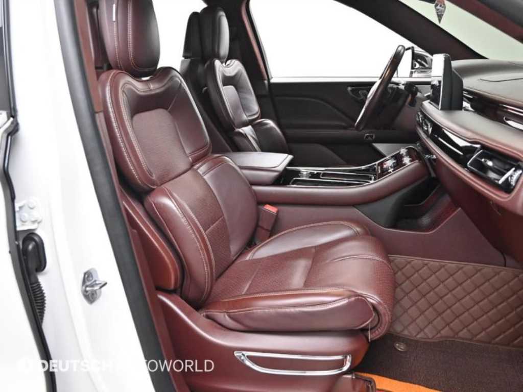 Lincoln Aviator - Vista 10