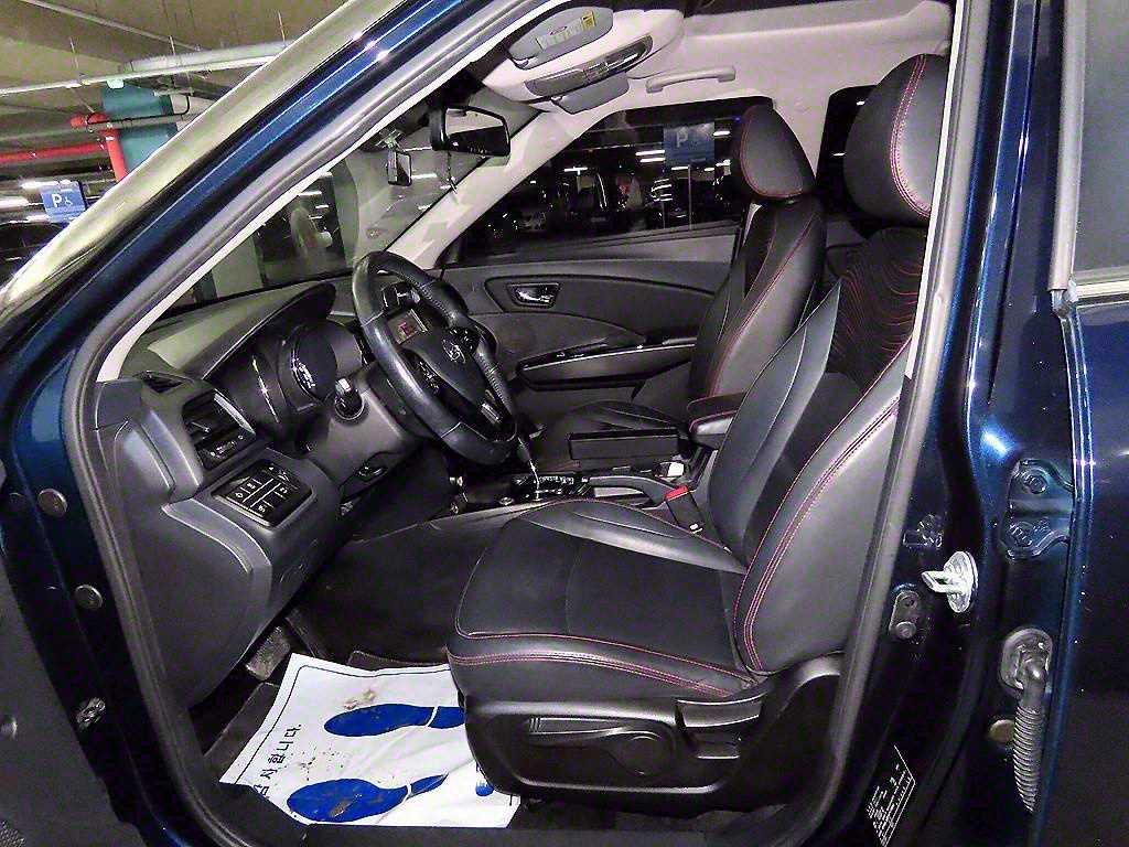 Ssangyong Tivoli - Vista 6