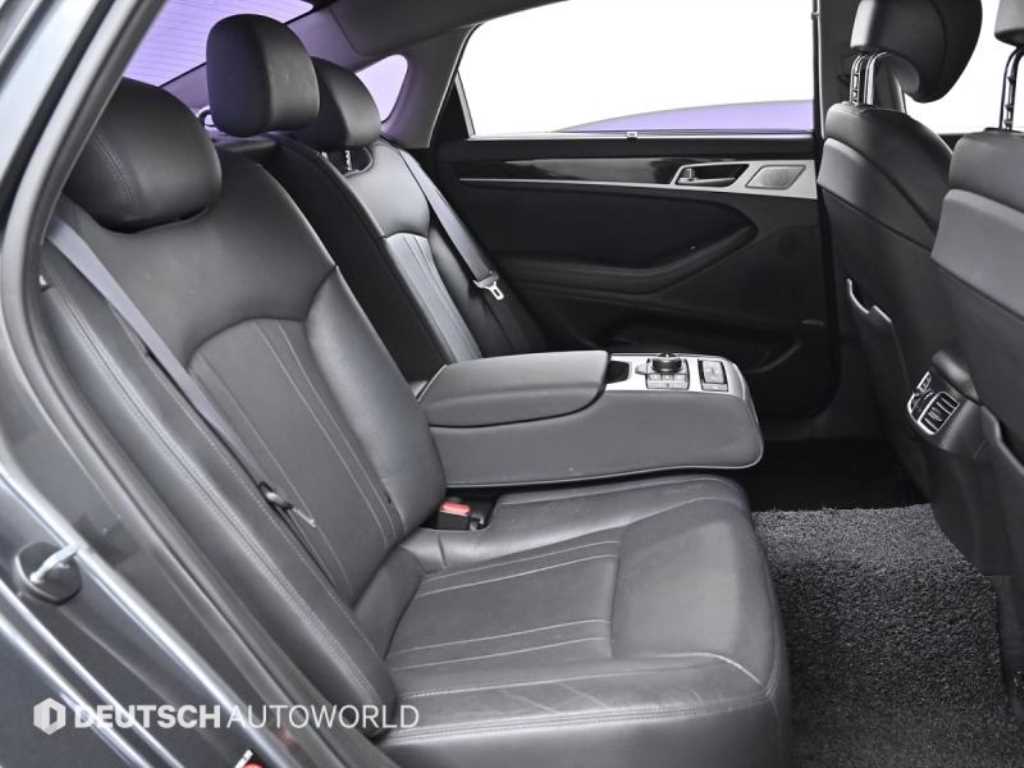 Genesis G80 - Vista 12