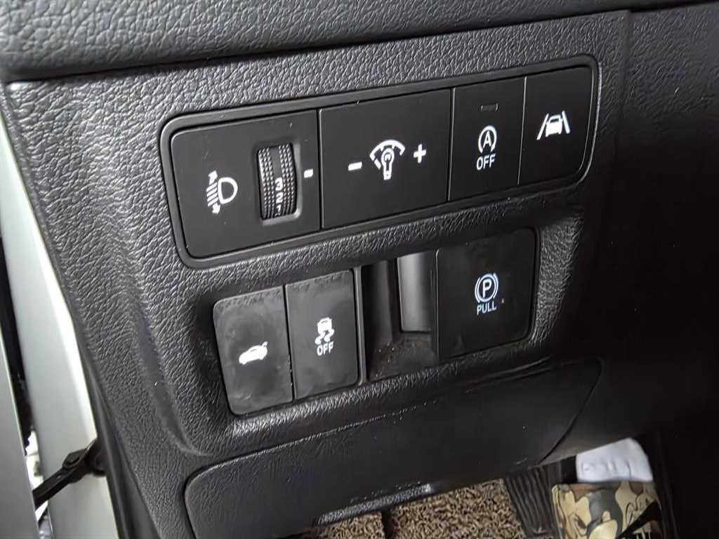 HYUNDAI Sonata - Vista 10