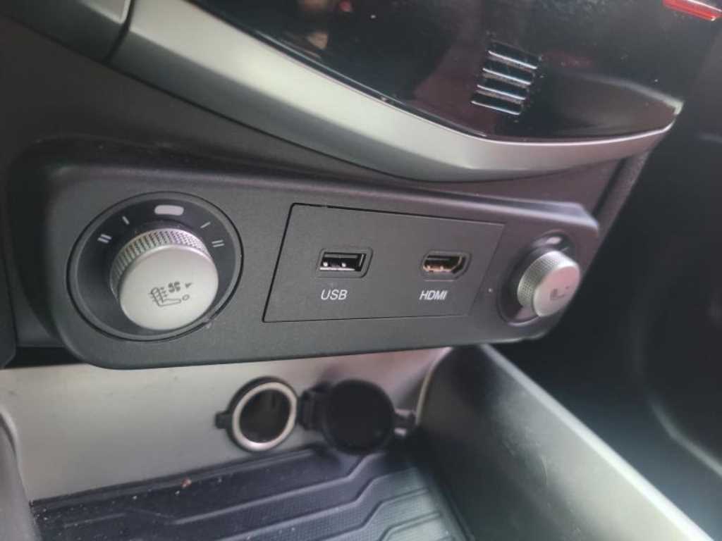 Ssangyong Tivoli - Vista 11