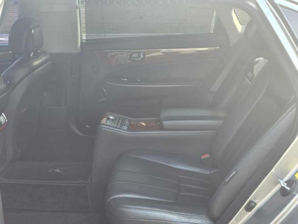 HYUNDAI Equus - Vista 11