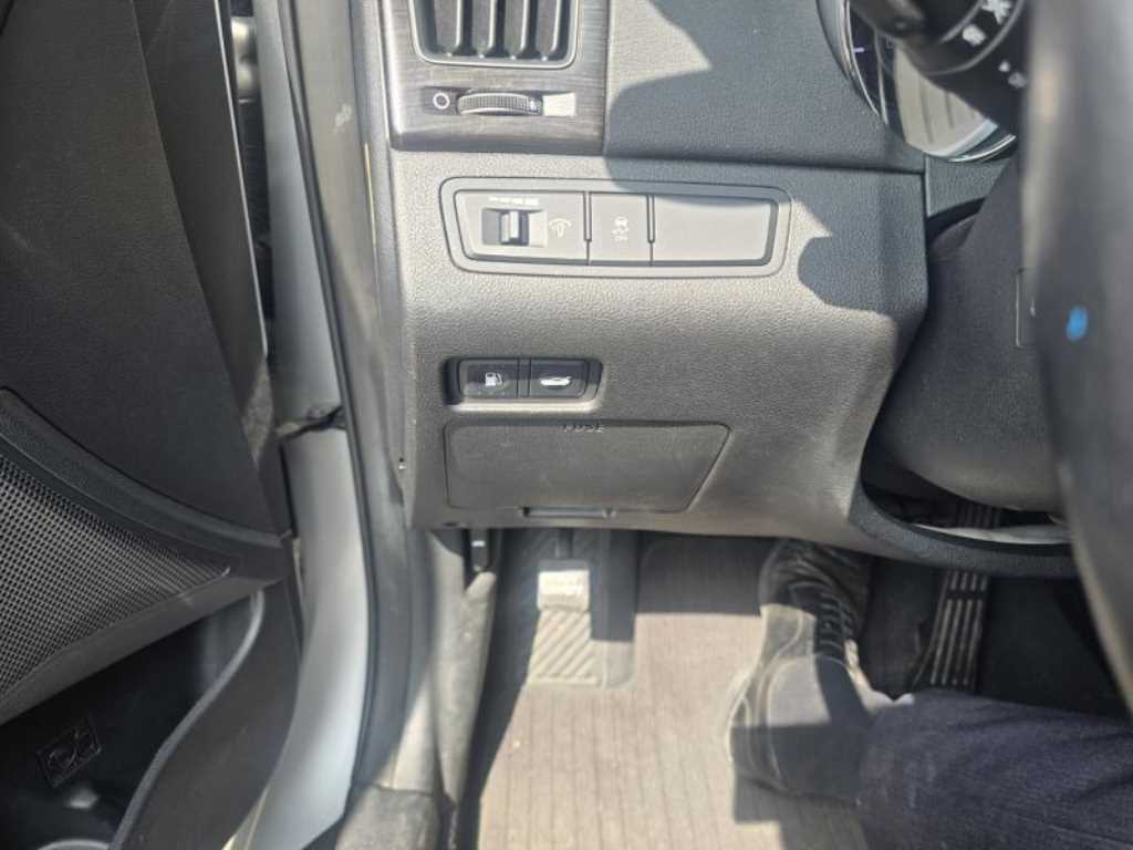 HYUNDAI Sonata - Vista 9