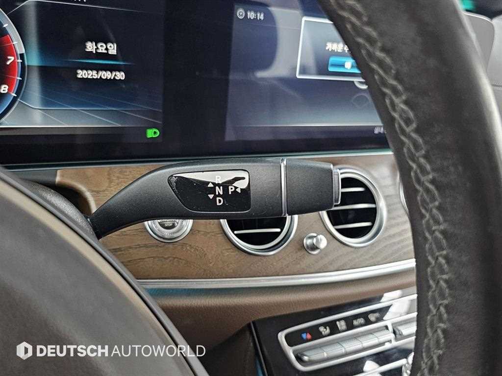 Mercedes Benz E class - Vista 9