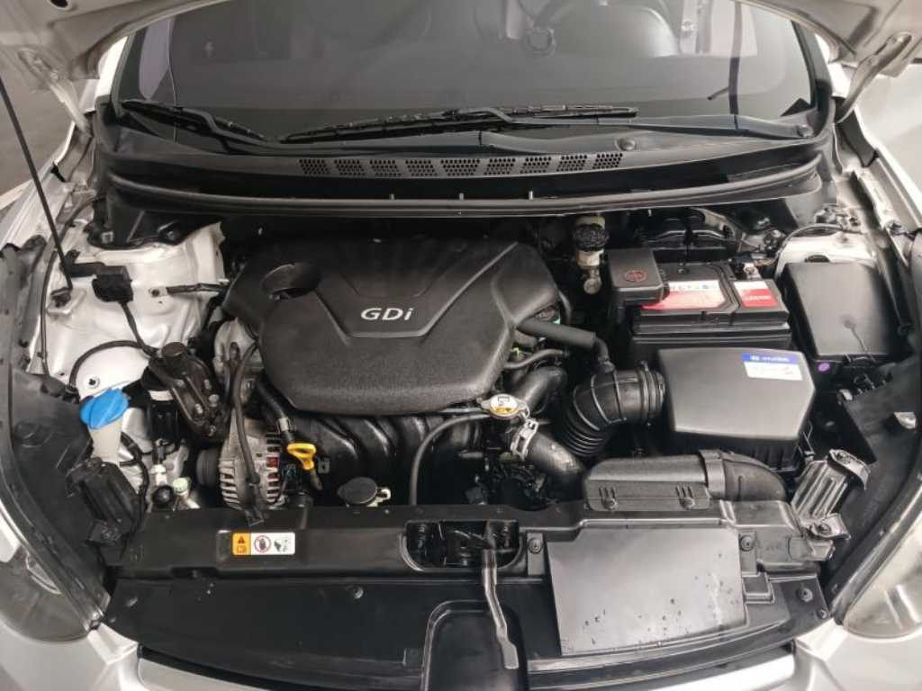 HYUNDAI Avante 2016 Plateado - Importación desde Corea - HF Imports Iquique - Foto 19