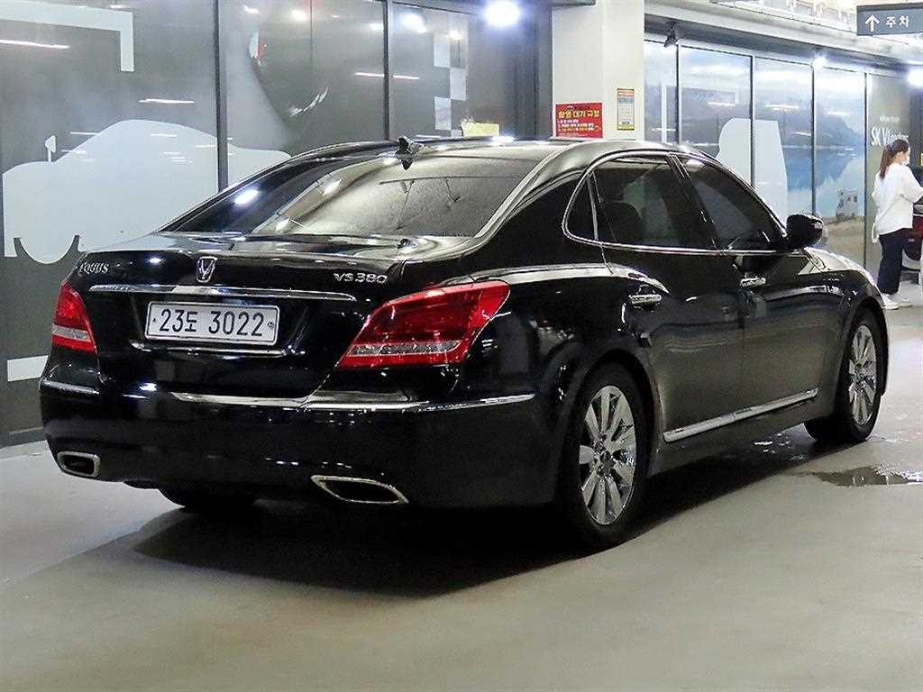 HYUNDAI Equus - Vista 4