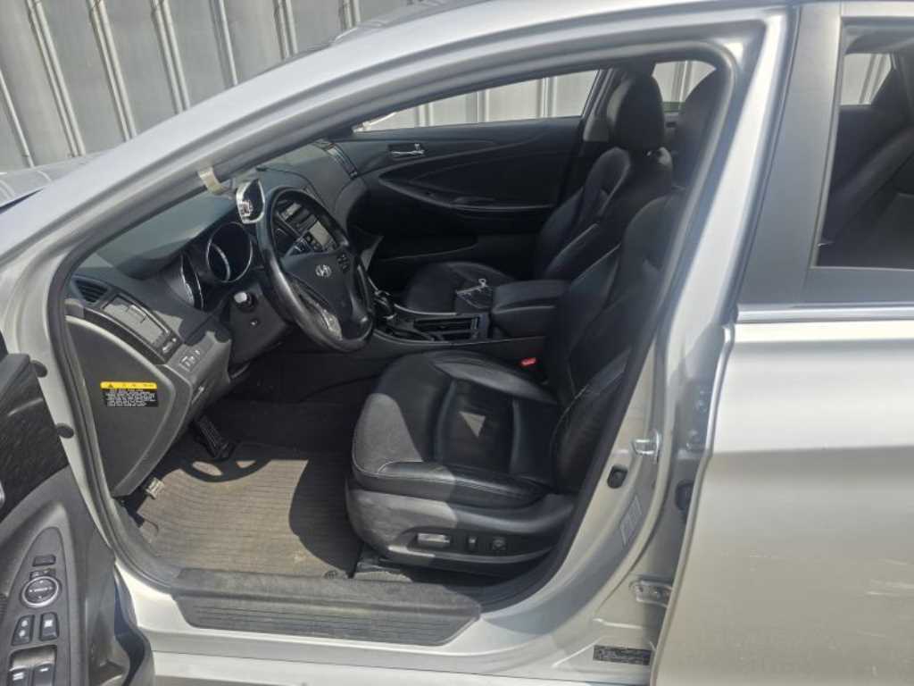 HYUNDAI Sonata - Vista 11