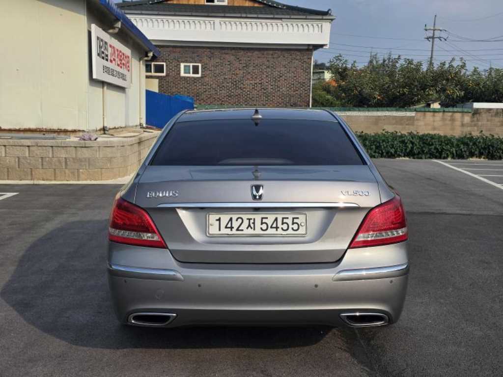 HYUNDAI Equus - Vista 5