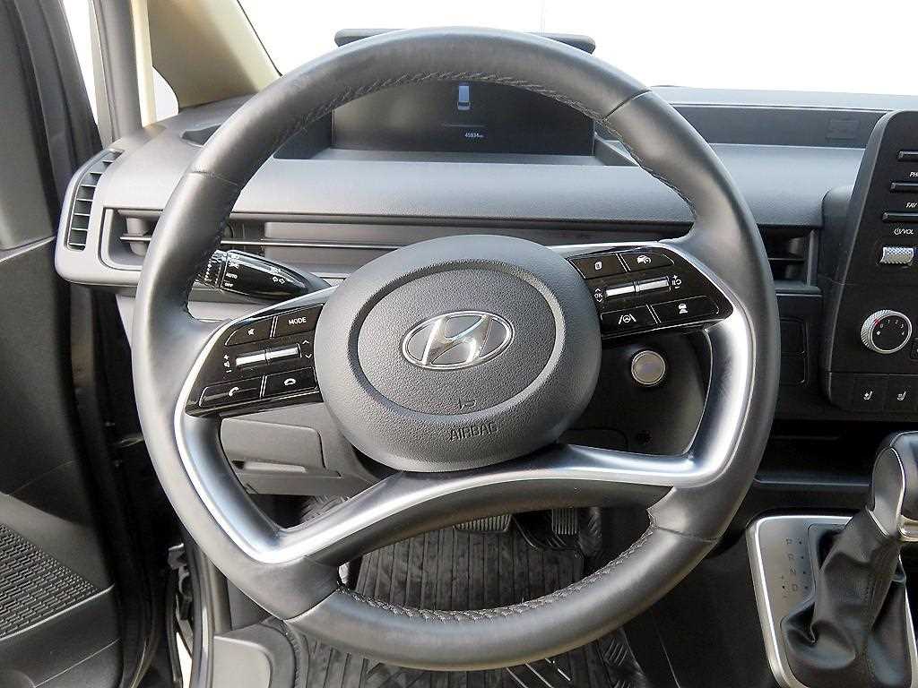 HYUNDAI Staria - Vista 11