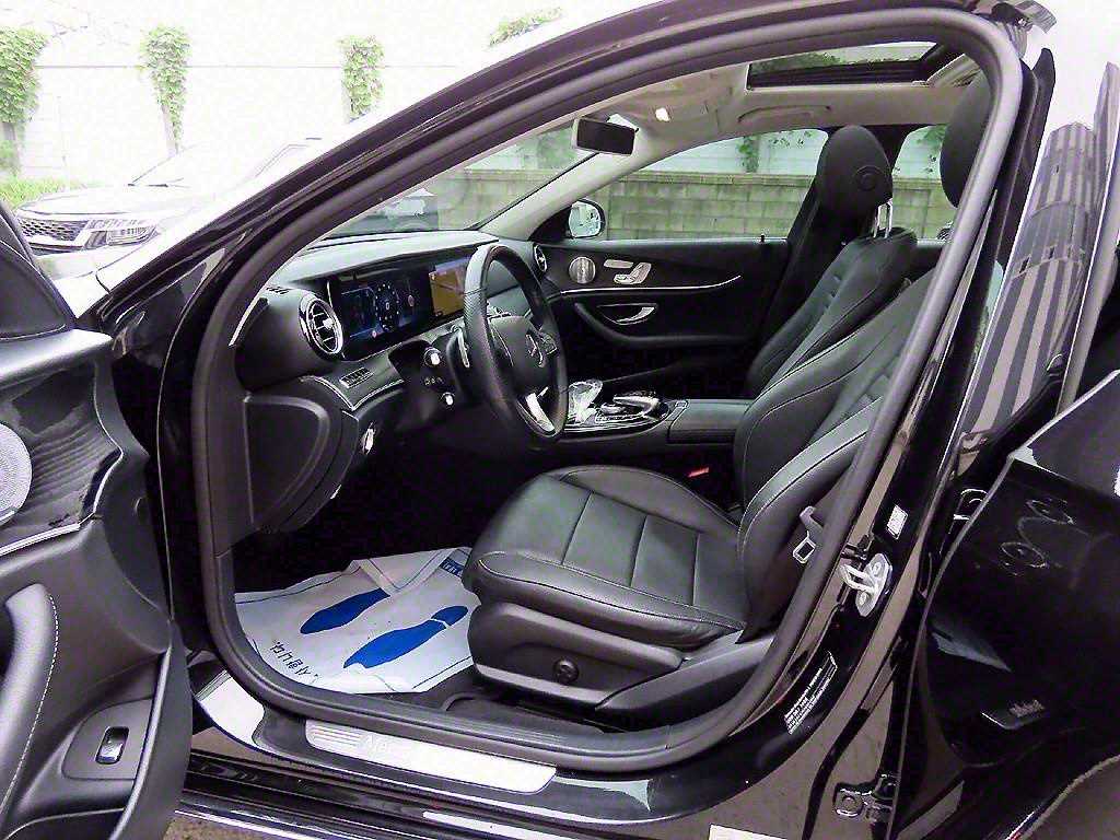 Mercedes Benz E class - Vista 5