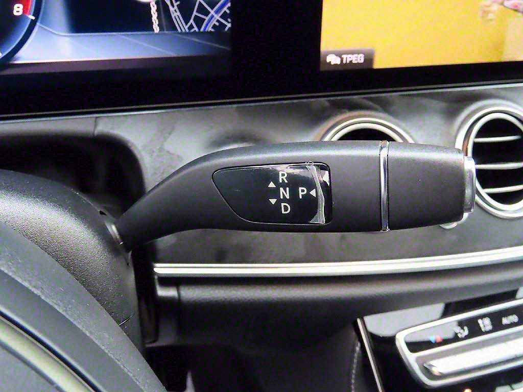 Mercedes Benz E class - Vista 11