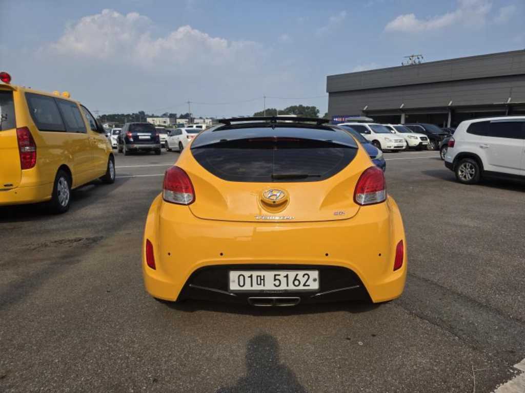 HYUNDAI Veloster - Vista 5