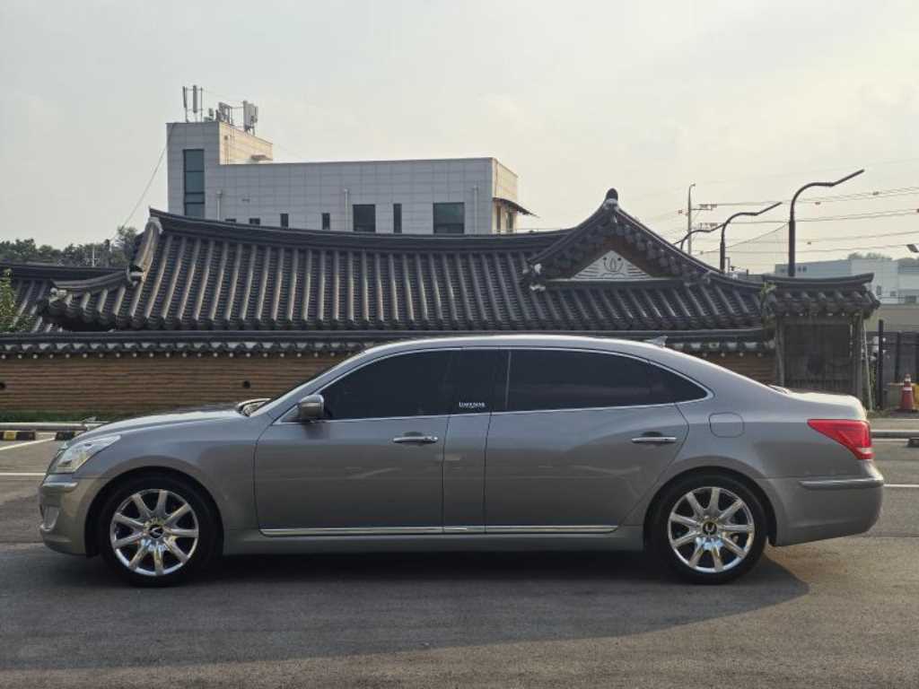 HYUNDAI Equus - Vista 6