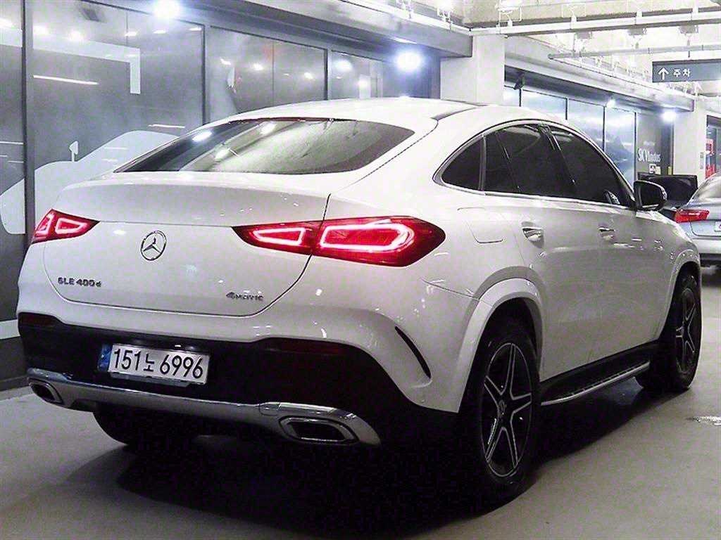 Mercedes Benz GLE Class - Vista 4
